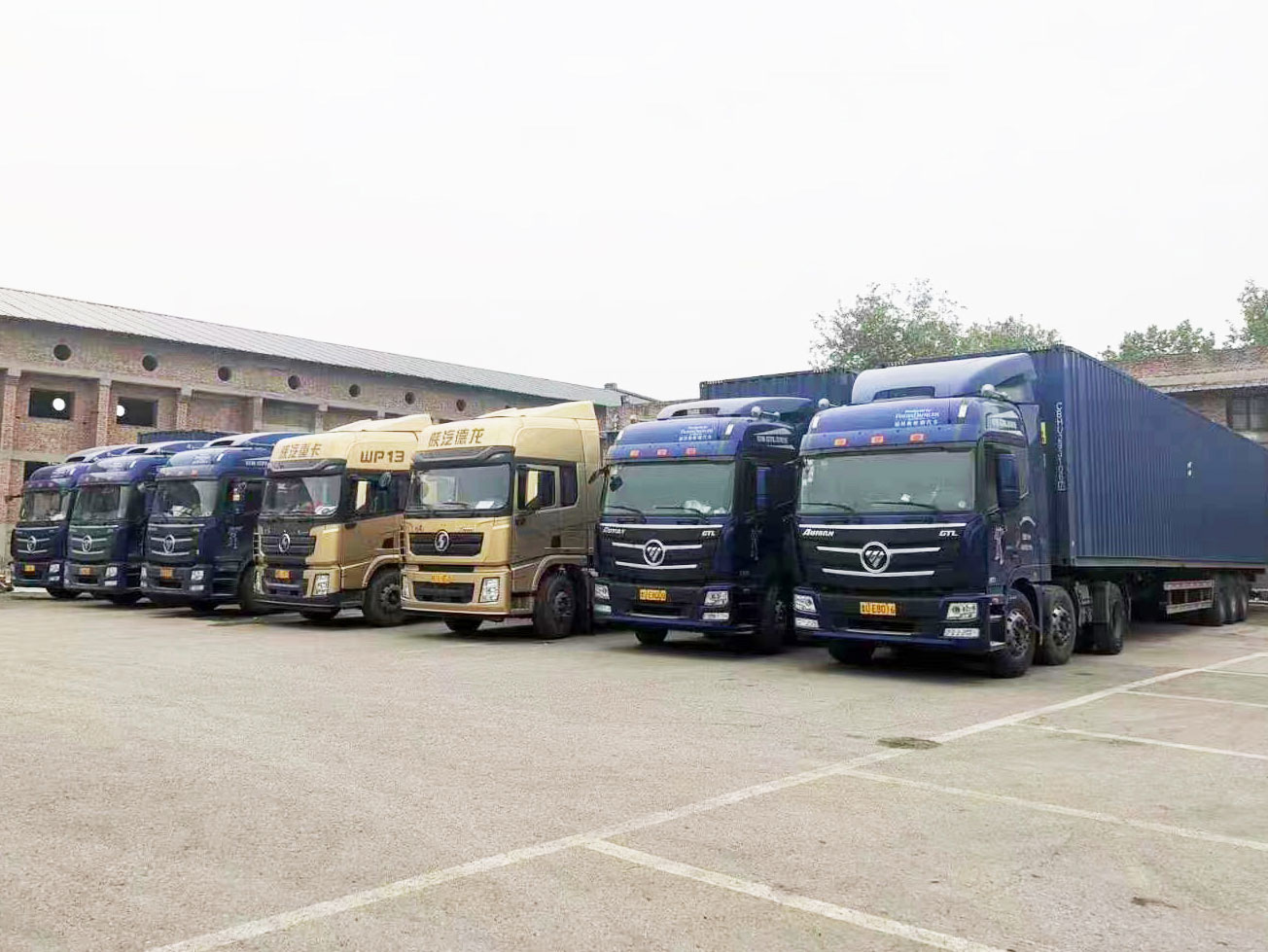 集装箱货车.jpg